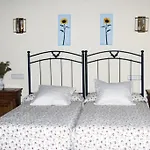 Rural Las Farolas 3*