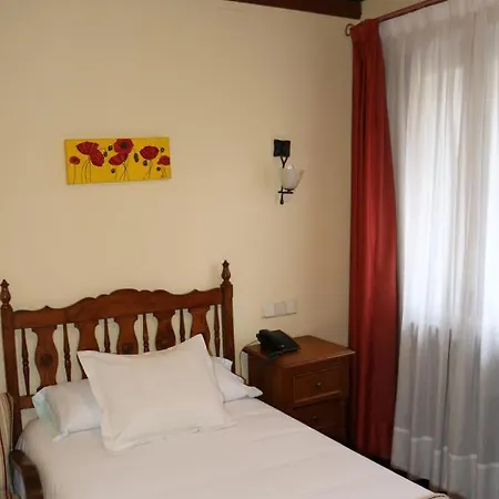 Hotel Rural Las Farolas 3*