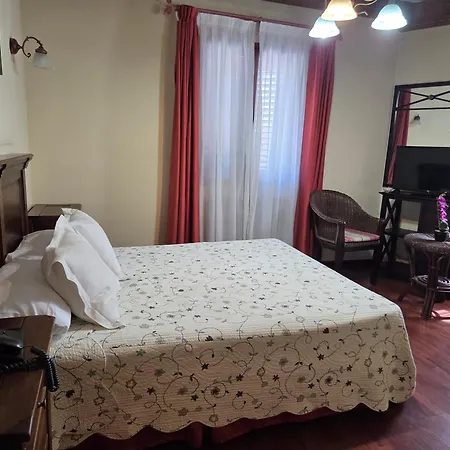 Hotel Rural Las Farolas 3*