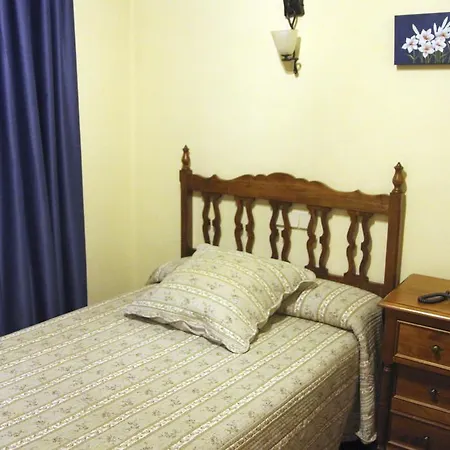 מלון Rural Las Farolas 2*